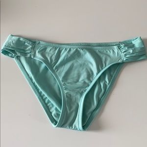 Ruched bikini bottoms